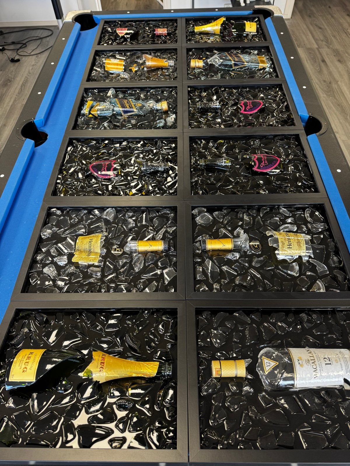 Gebroken Flessen Kunst (mogen weg voor klein prijsje), Overig onderwerp, Glas, Ophalen of Verzenden, Ingelijst