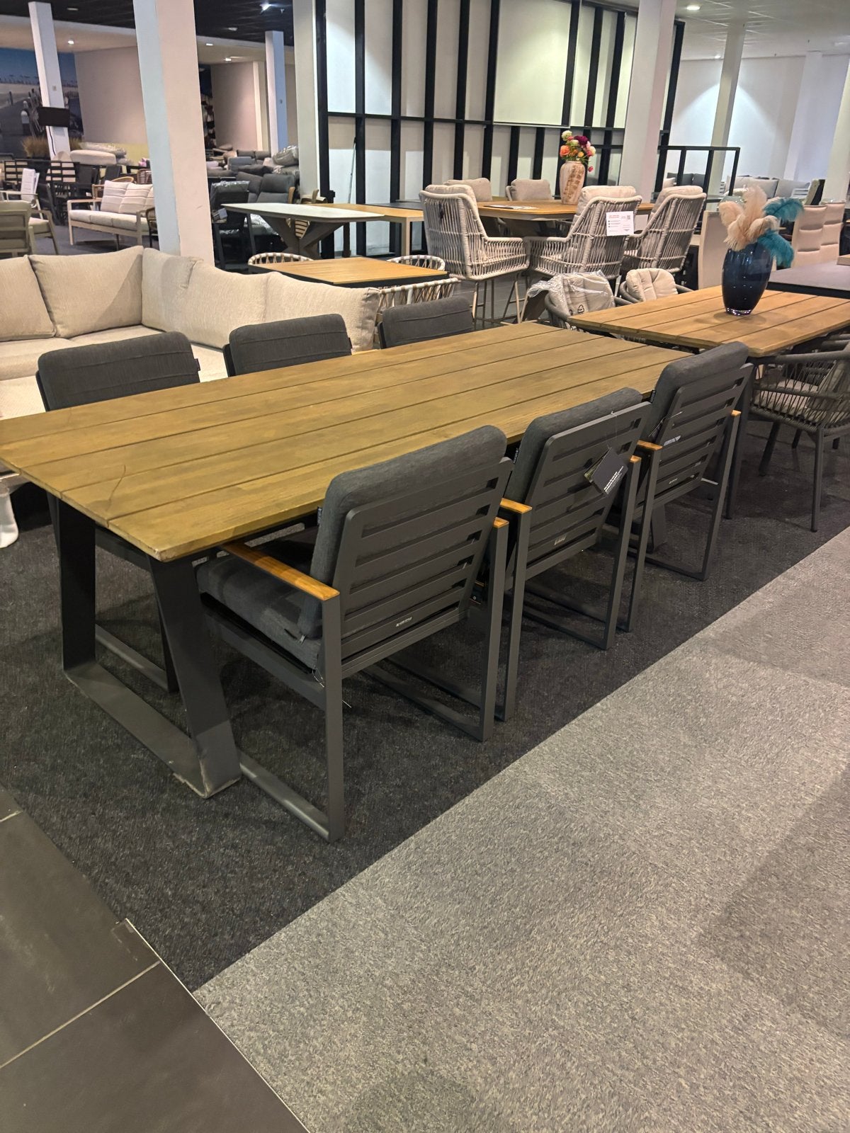 Robuuste tuintafel met 6 stoelen - Teakhout & Metaal