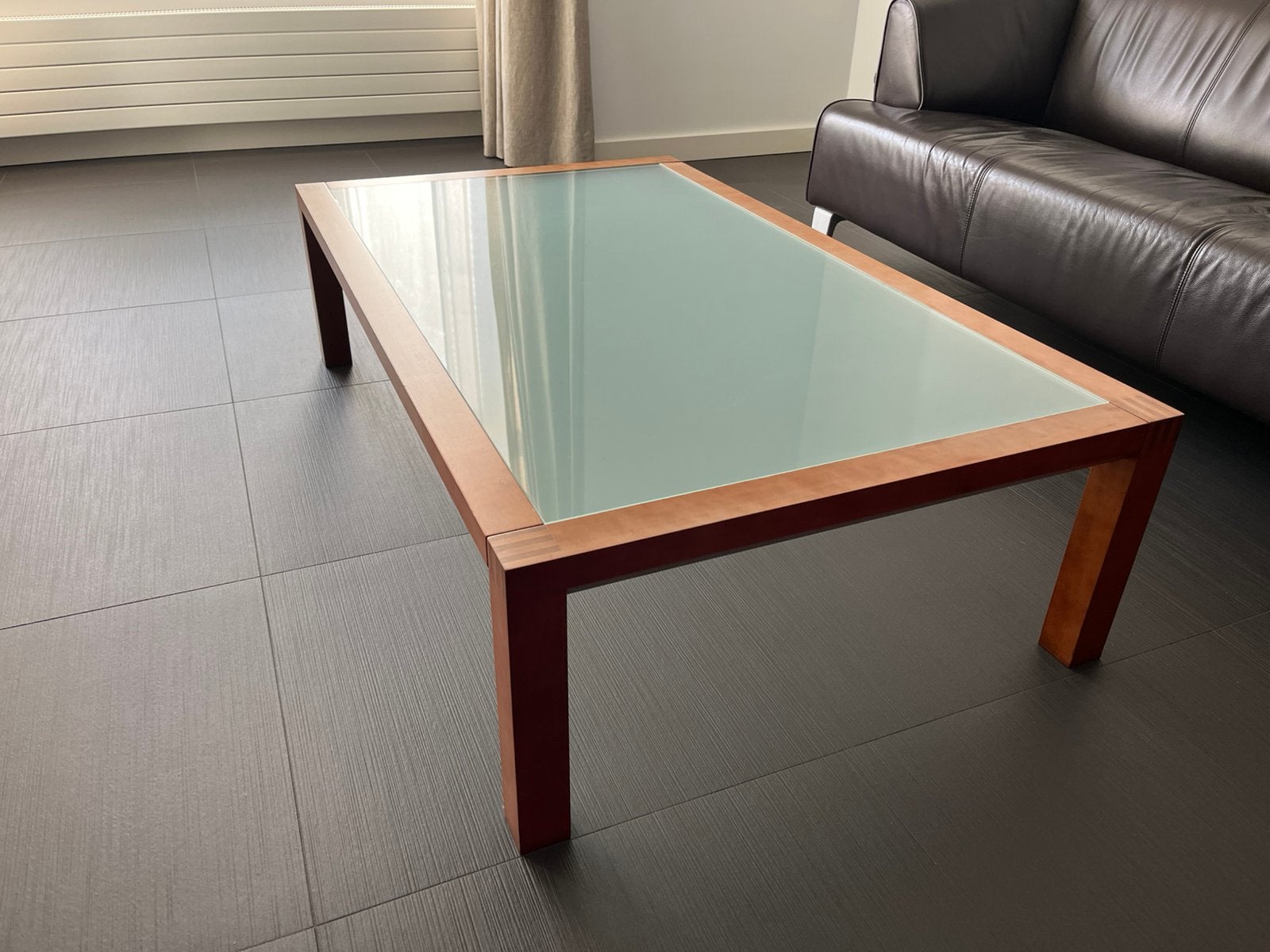 Arco salontafel kersenhout met matglas, Ophalen, Gebruikt, 100 tot 150 cm, 50 tot 100 cm