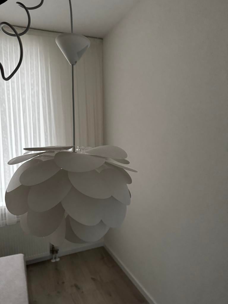 Witte hanglamp bloem