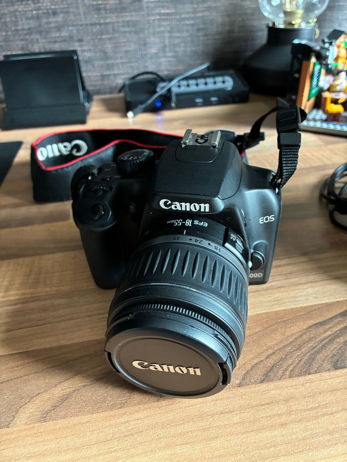 Canon EOS 1000D Spiegelreflexcamera met EF-S 18-55mm lens, Audio, Tv en Foto, Fotocamera's Digitaal, Gebruikt, Spiegelreflex, Canon