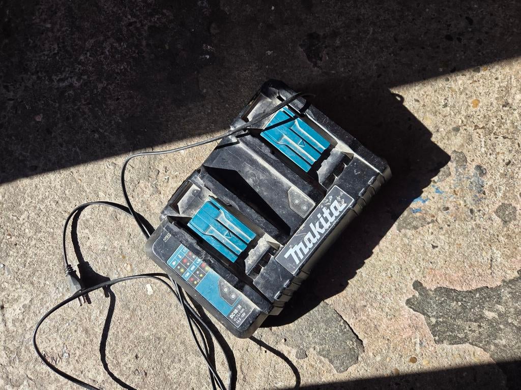 Makita dubbelle lader ., Ophalen of Verzenden, Zo goed als nieuw