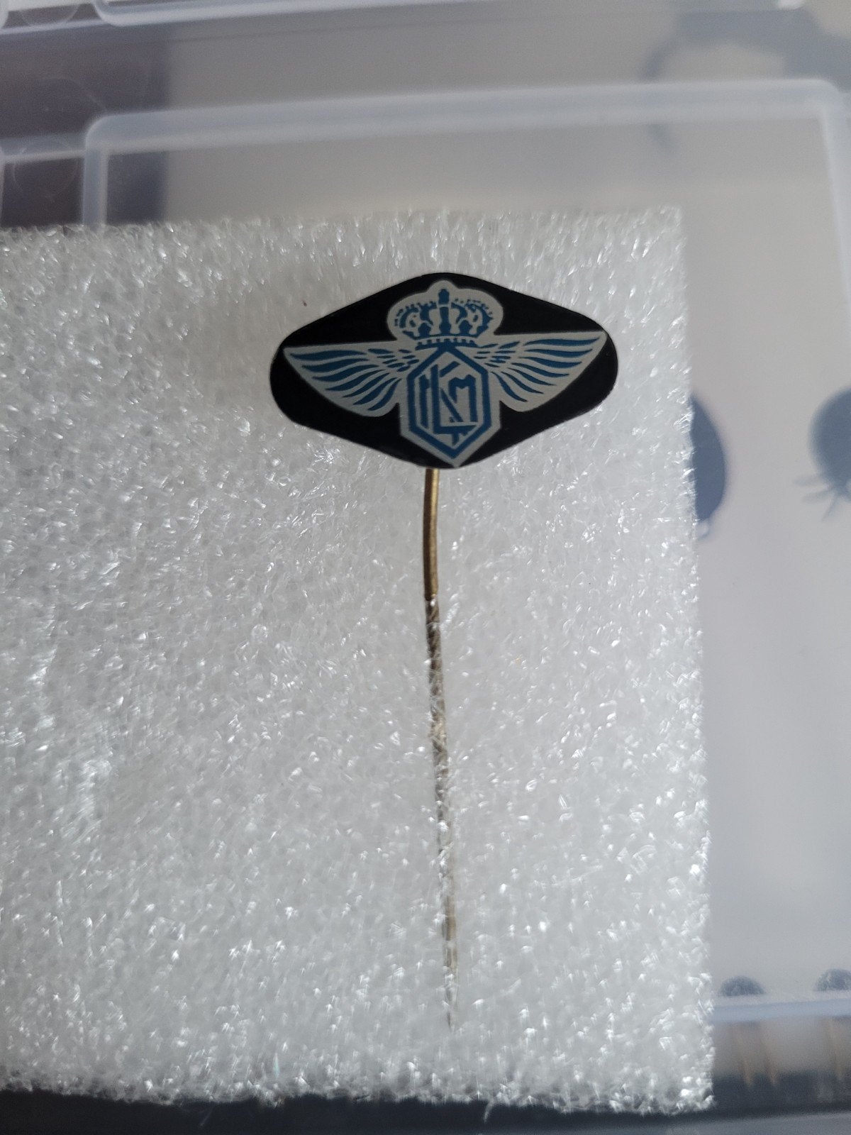 Vintage KLM Speldje / Pin - Vliegtuig Maatschappij, Ophalen of Verzenden, Gebruikt, Transport, Speldje of Pin