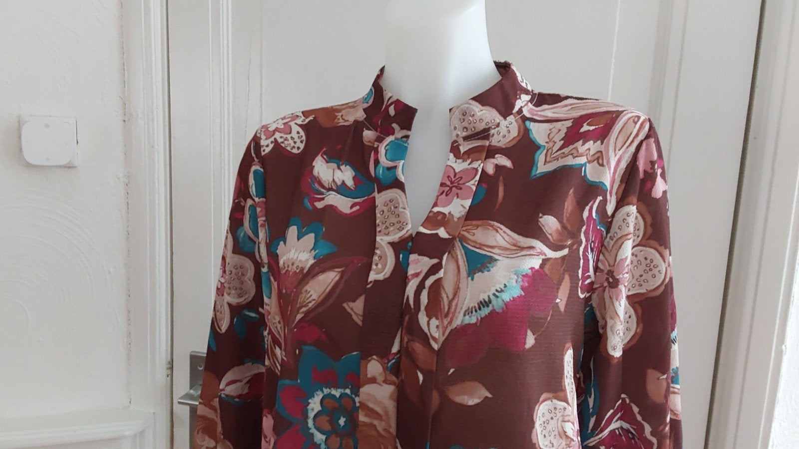 Leuke Musthaves by Elja blouse S/M, Bruin, Ophalen of Verzenden, Onbekend, Gedragen