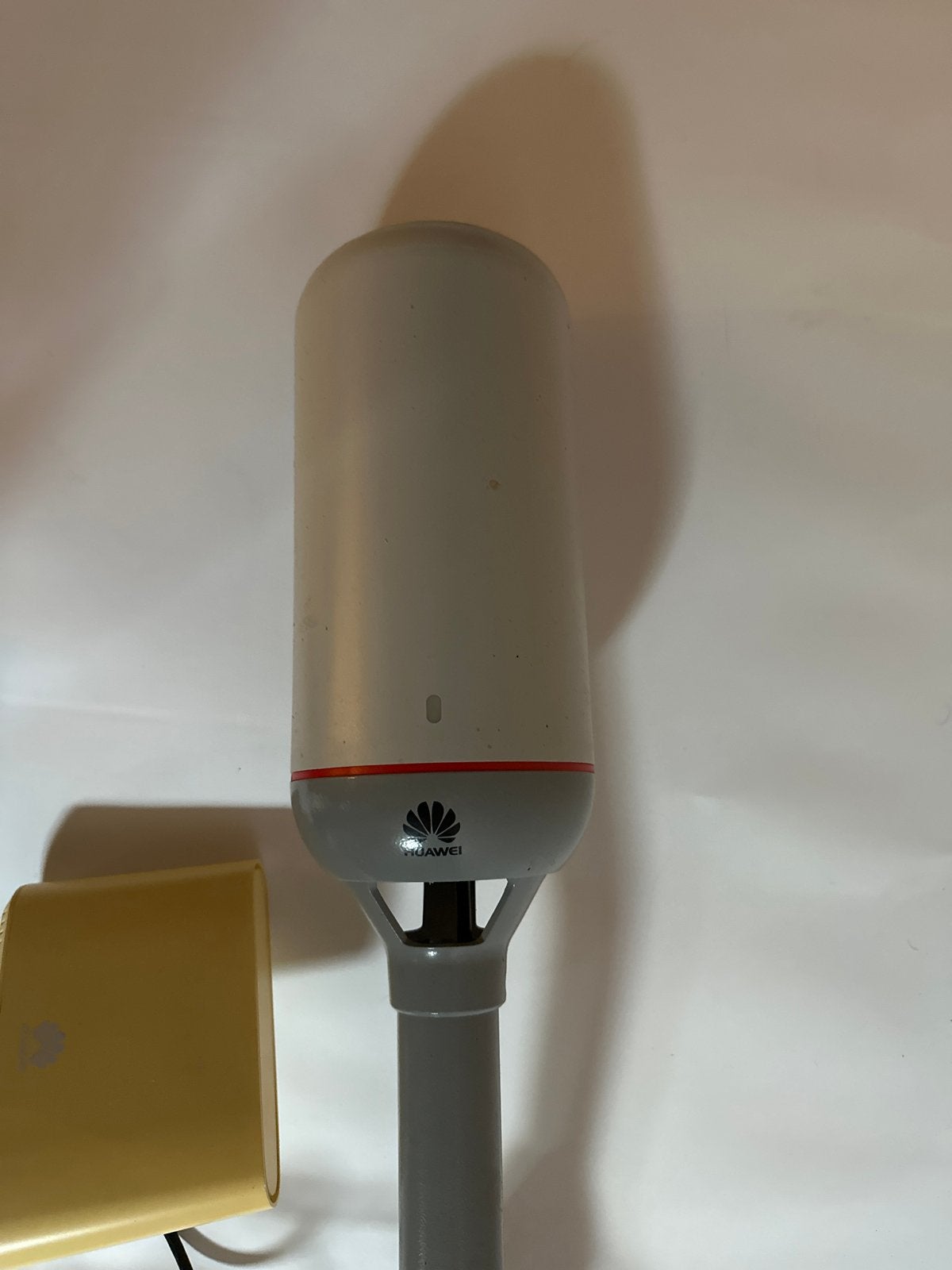 Huawei 4G LTE Buiten antenne met Modem (B2368-66), Computers en Software, Ophalen of Verzenden, Gebruikt, Router met modem