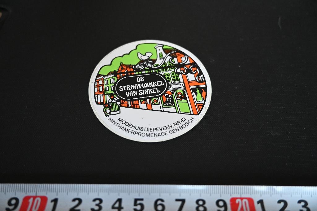 sticker Den BOsch MODEHUIS DIEPEVEEN Hinthamerpromenade 43, Ophalen, Zo goed als nieuw