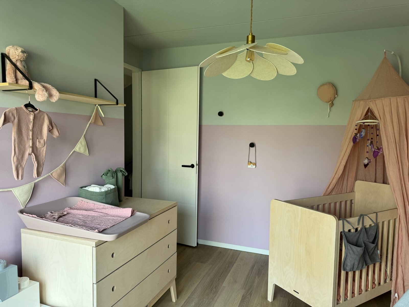 Kidsmill Kinderkamer Liv: Kast, Commode, Ledikant + Matras, Kinderen en Baby's, Ophalen, Gebruikt, Jongetje of Meisje