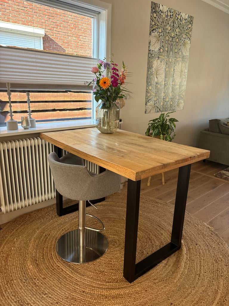 Robuuste hoge (eet)tafel met metalen onderstel, Ophalen, 100 tot 150 cm, Tot twee personen, 50 tot 100 cm