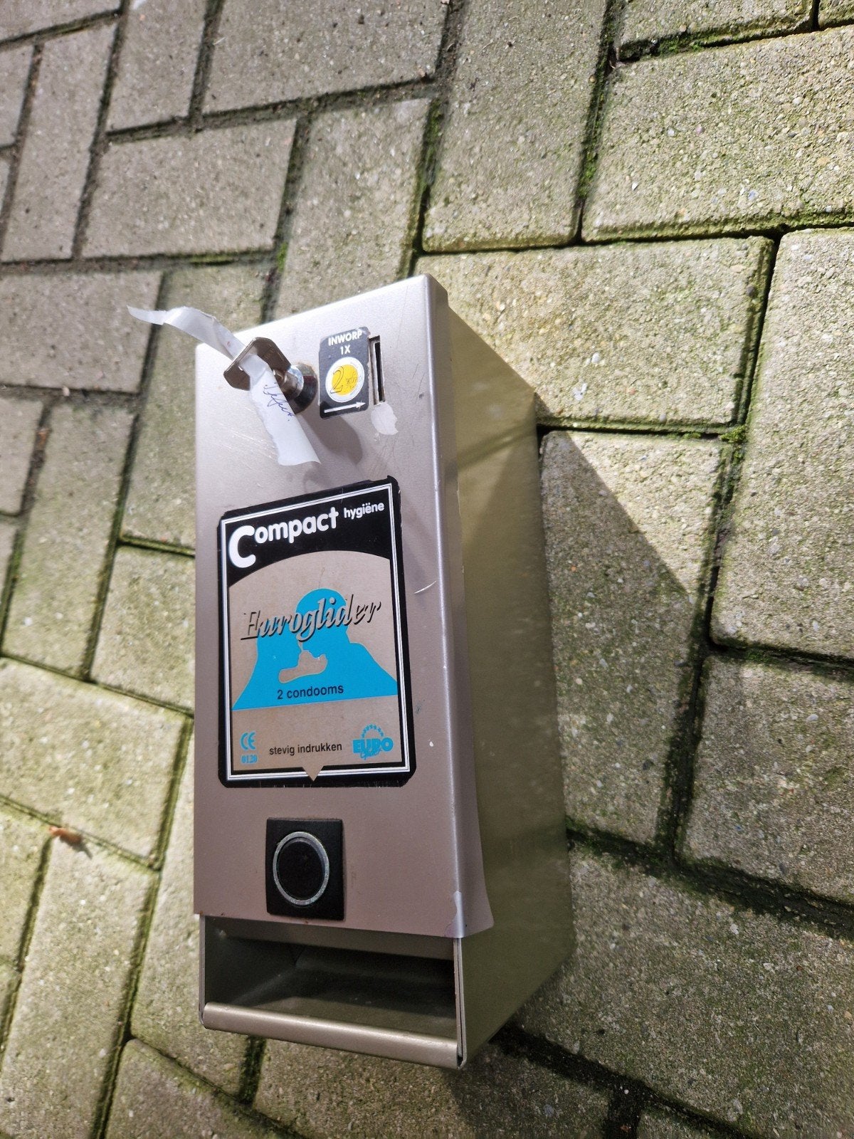 niet werkende condoomautomaat, Ophalen of Verzenden, Gebruikt