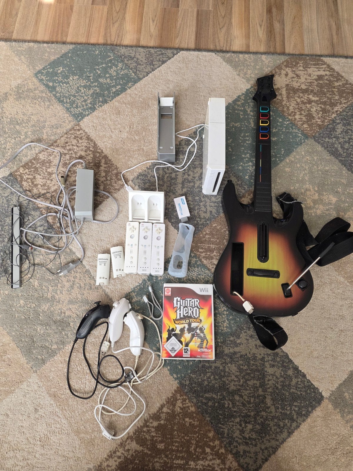 Nintendo Wii set met accessoires en Guitar Hero(en game), Ophalen, Gebruikt, Met 3 controllers of meer, Met games