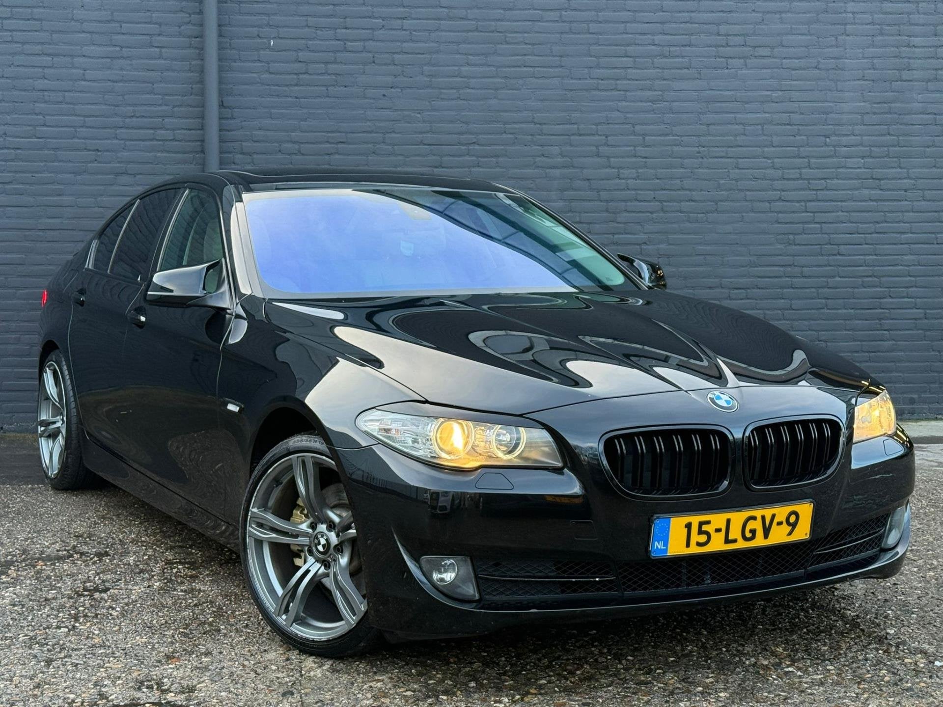 Foto 3 van BMW 5-serie 523i AKRAPOVI ENGINE NOT 100%