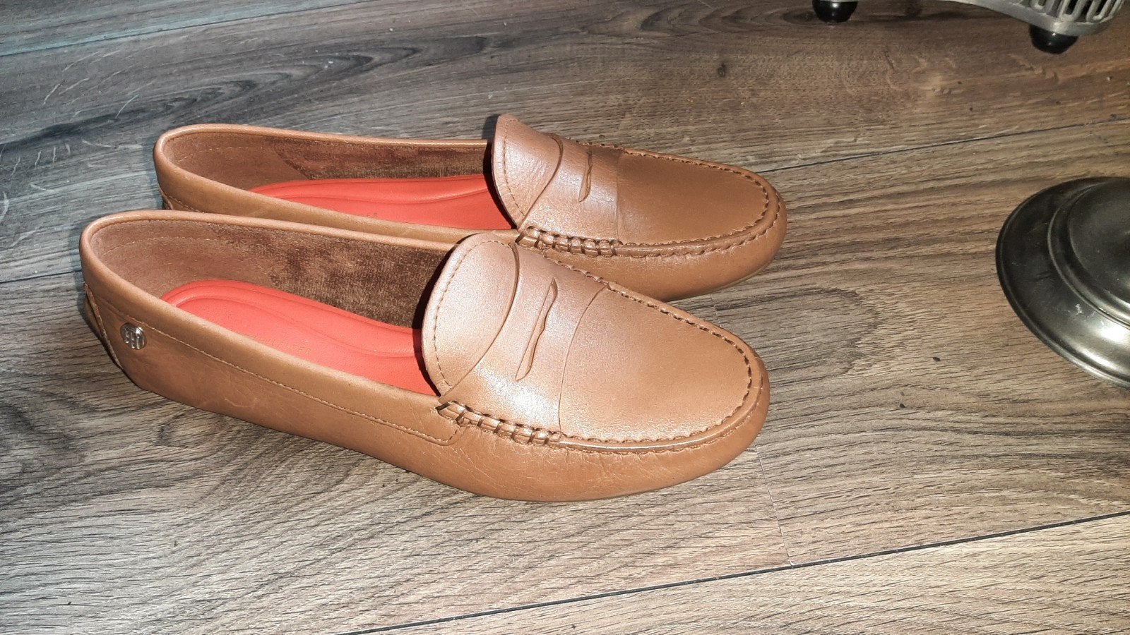 Tommy Hilfiger instappers maat 39, Bruin, Instappers, Ophalen of Verzenden, Zo goed als nieuw