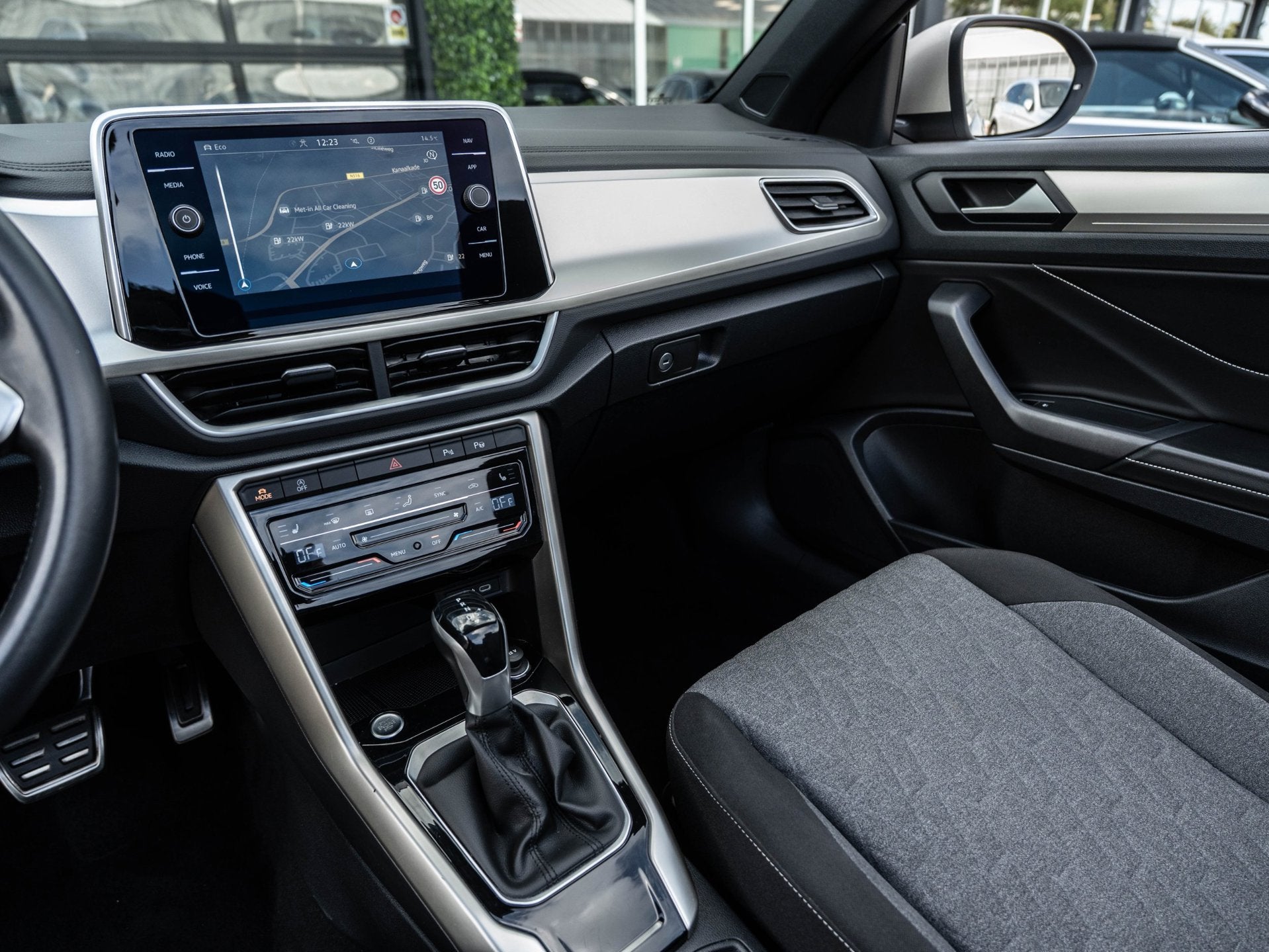 Volkswagen T-Roc Cabrio 1.5 TSI 150PK DSG Move | Virtual | A, Auto's, Dealer onderhouden, Stof, Zwart, 4 cilinders