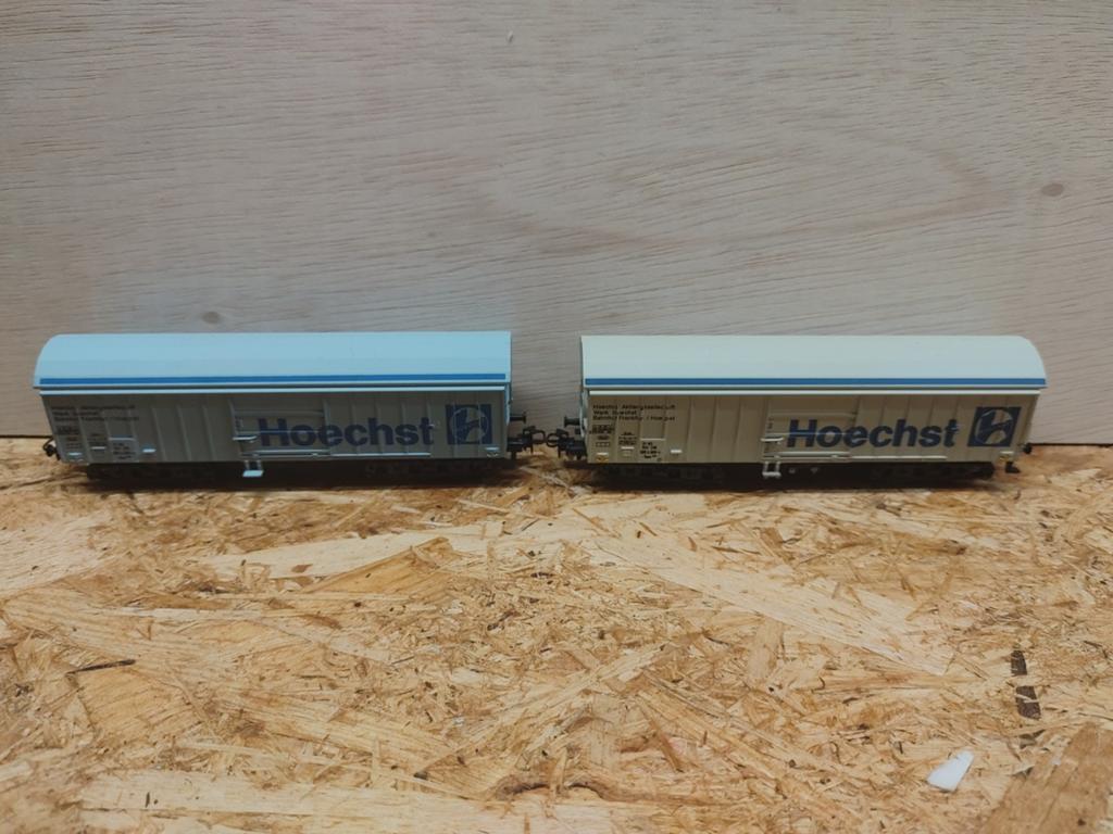 Marklin 4460 Hoechst gesloten goederenwagon 2x., Hobby en Vrije tijd, Modeltreinen | H0, Wisselstroom, Gebruikt, Wagon, Ophalen of Verzenden