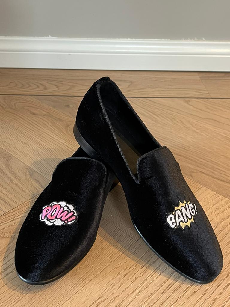 NIEUW: Pete & Harry zwarte velvet loafers - maat 37, Kleding | Dames, Nieuw, Ophalen of Verzenden, Instappers, Zwart