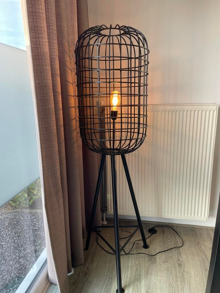 Staande moderne , lamp industrieel zwart, Ophalen, Zo goed als nieuw, Metaal, 150 tot 200 cm