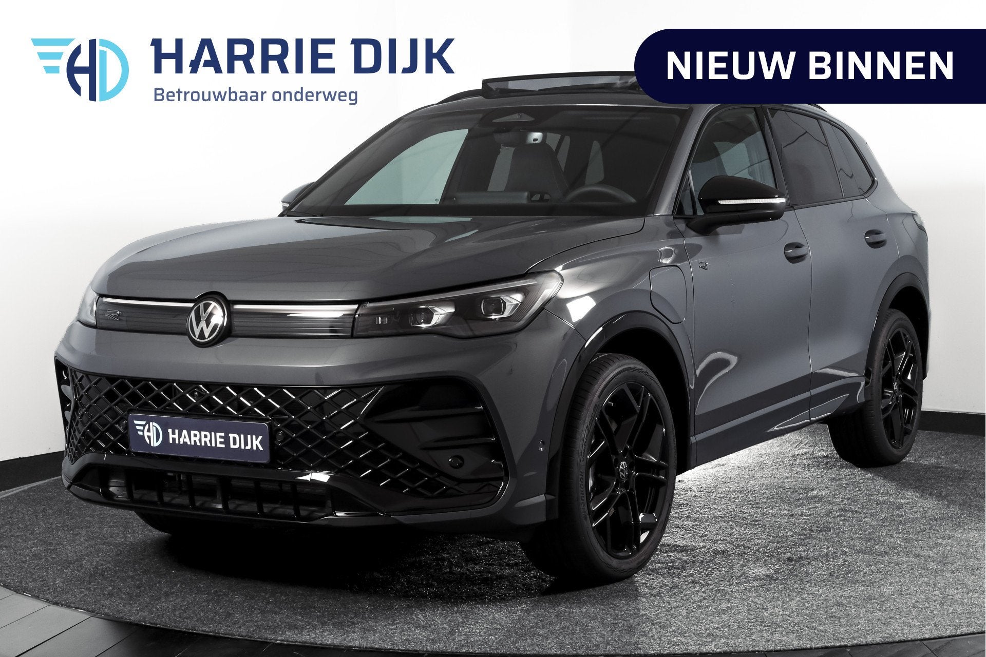 Volkswagen Tiguan 1.5 eHybrid R-Line Edition 272 PK | Black, Stof, 4 cilinders, Plug-in hybride, SUV of Terreinwagen