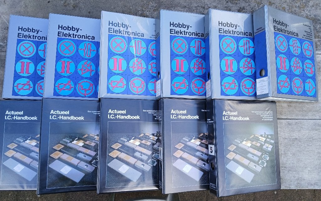 computerhobby electronica+I.C.handboeken omvangrijk database, Ophalen, Zo goed als nieuw