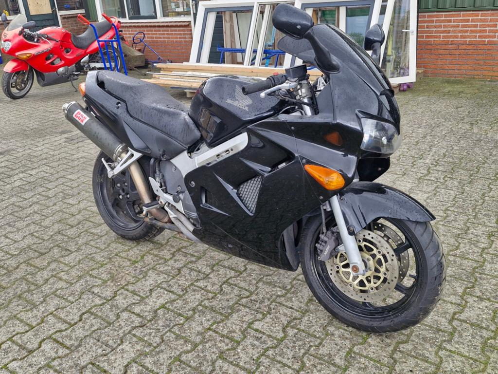 Honda VFR 800 FI uit 2000 vfr800, Motoren, Motoren | Honda, 4 cilinders, Meer dan 35 kW, Gebruikt, Bedrijf