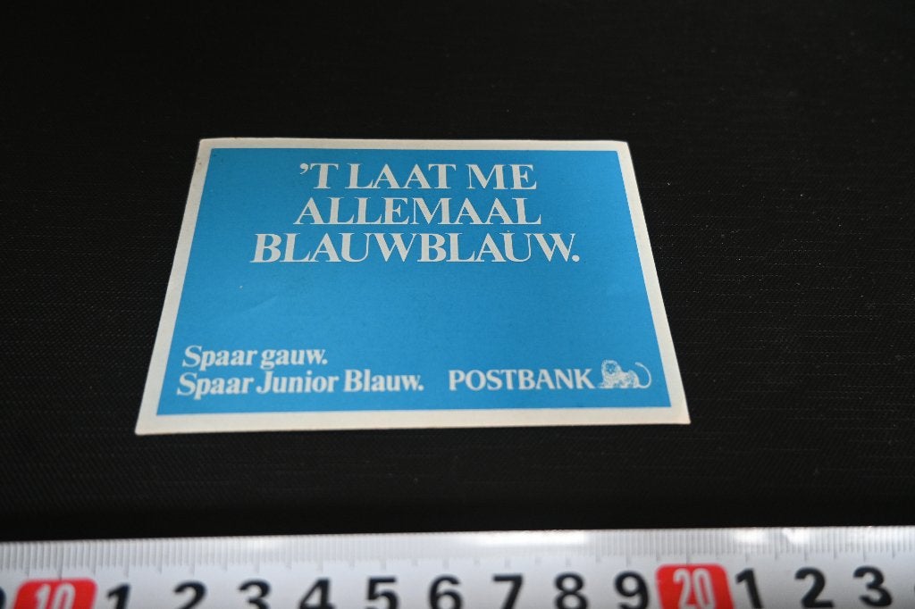 sticker postbank 't laat me allemaal blauwblauw, Ophalen, Zo goed als nieuw