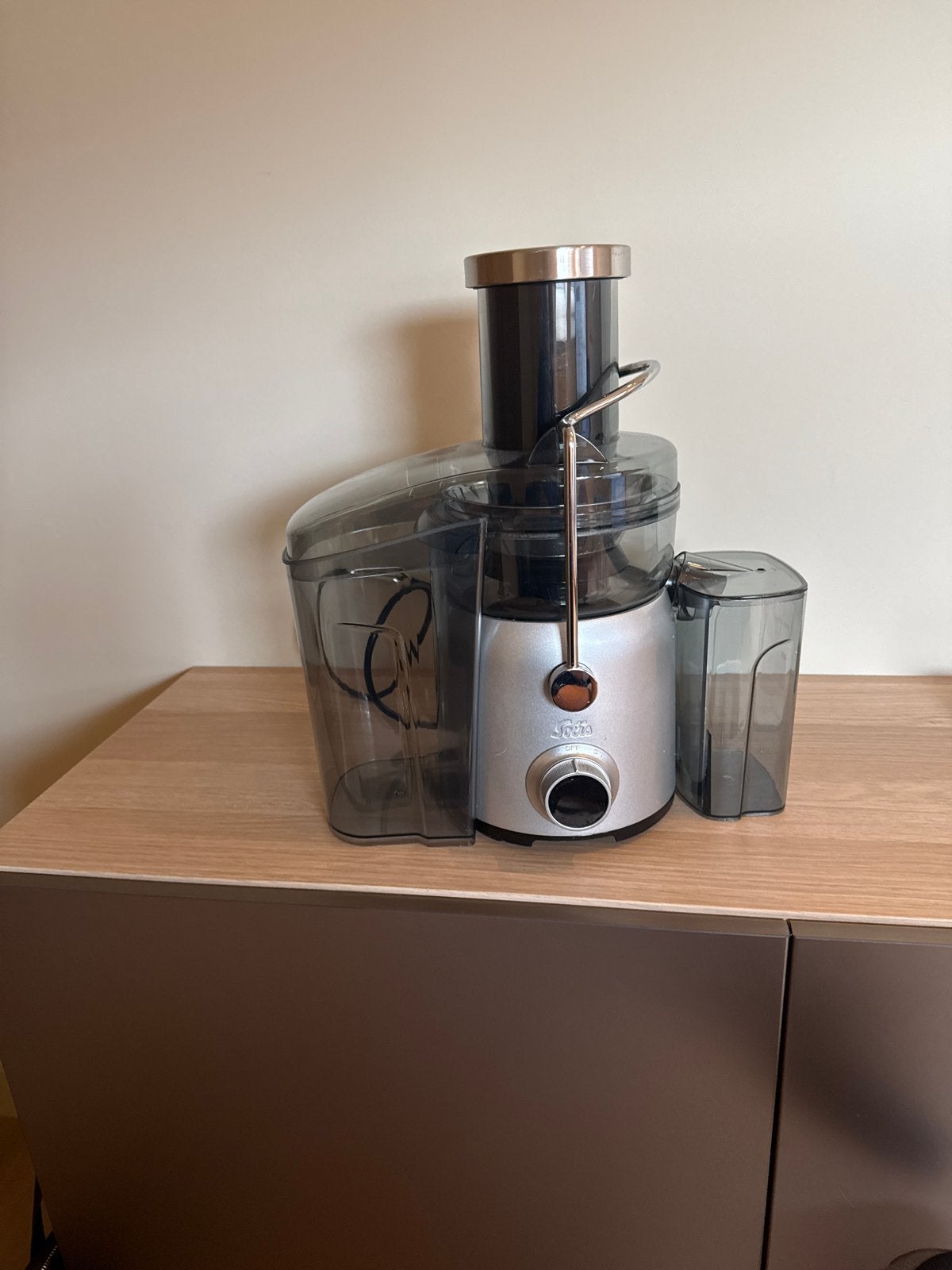 Solis 8451 Sapcentrifuge - Krachtige Juicer, Ophalen, Zo goed als nieuw, Elektrisch, Sapcentrifuge