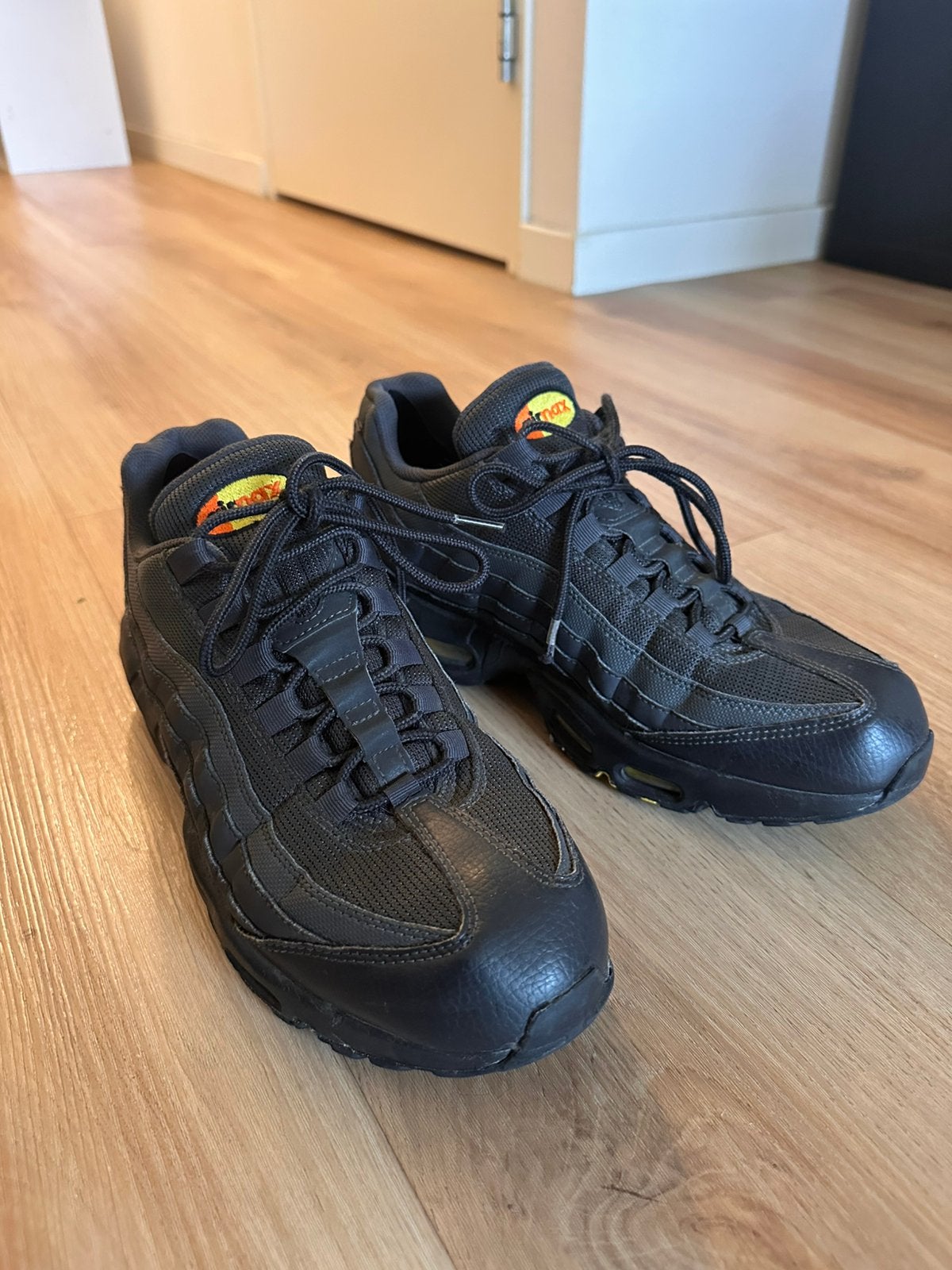 Nike Air Max 95 - Black / Orange Volt, Ophalen of Verzenden, Gebruikt
