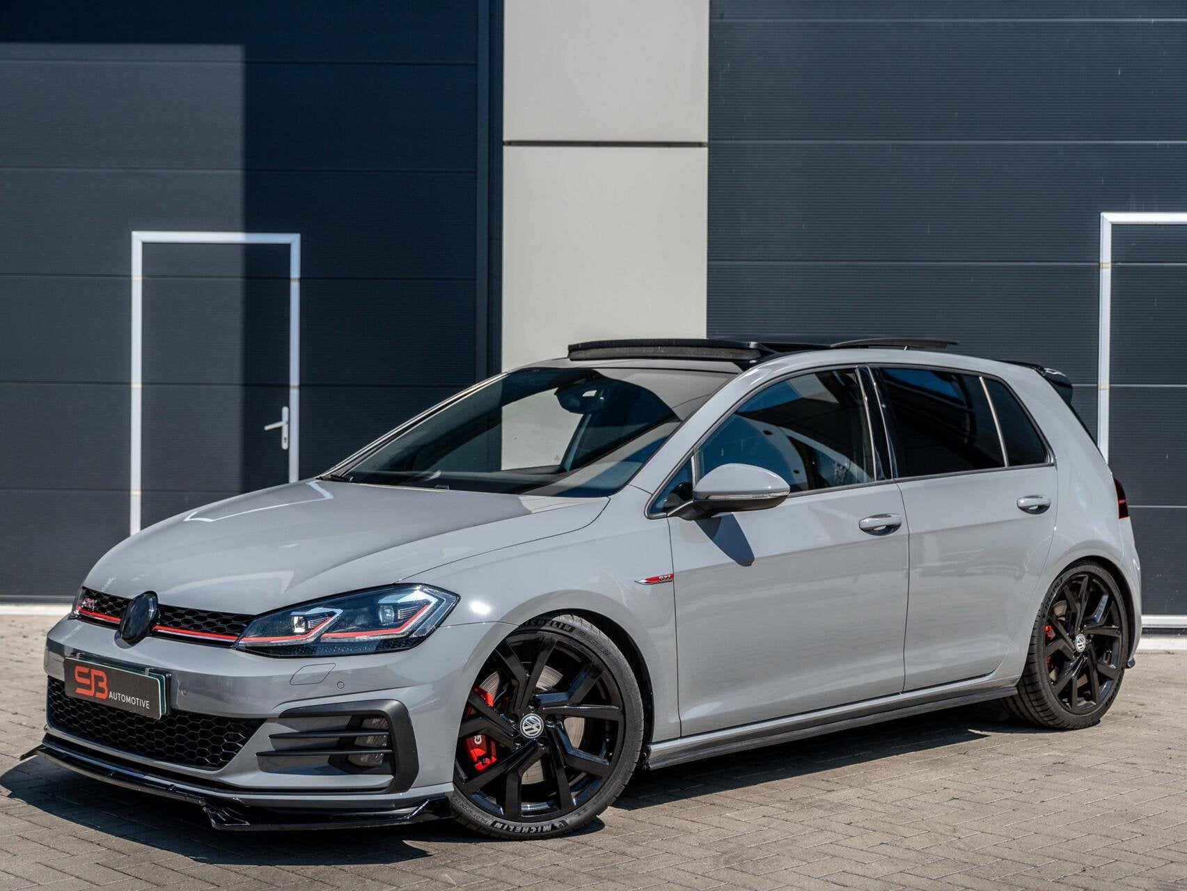 Volkswagen Golf 2.0 TSI GTI Performance Virtual|Pano|BOMVOL!, Auto's, Stof, 1984 cc, 1337 kg, 245 pk