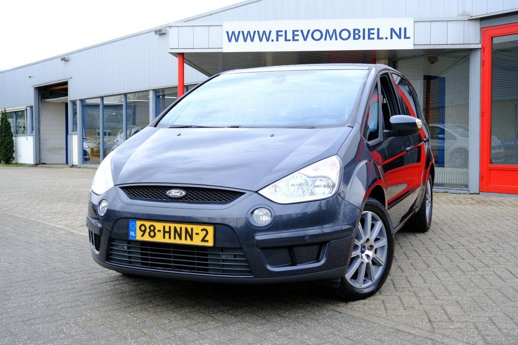 Ford S-Max 2.0-16V Half-Leder|Navi|Clima|Trekhaak|LMV|PDC, Voorwielaandrijving, Gebruikt, 1505 kg, Leder en Stof