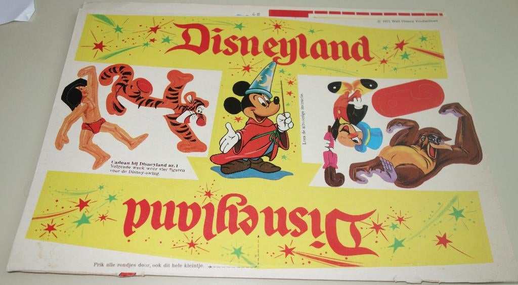 Vintage midden poster Disneyland uit 1972, Ophalen of Verzenden, Overige figuren, Gebruikt, Plaatje of Poster