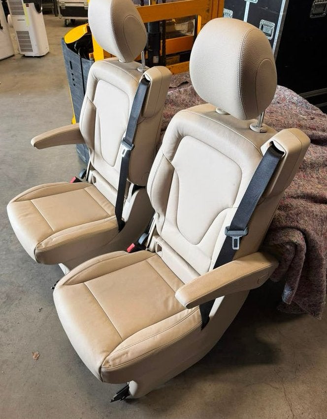 Merdeces V Klasse W447 stoelen 2 stuks bus, Auto-onderdelen, Interieur en Bekleding, Ophalen, Mercedes-Benz