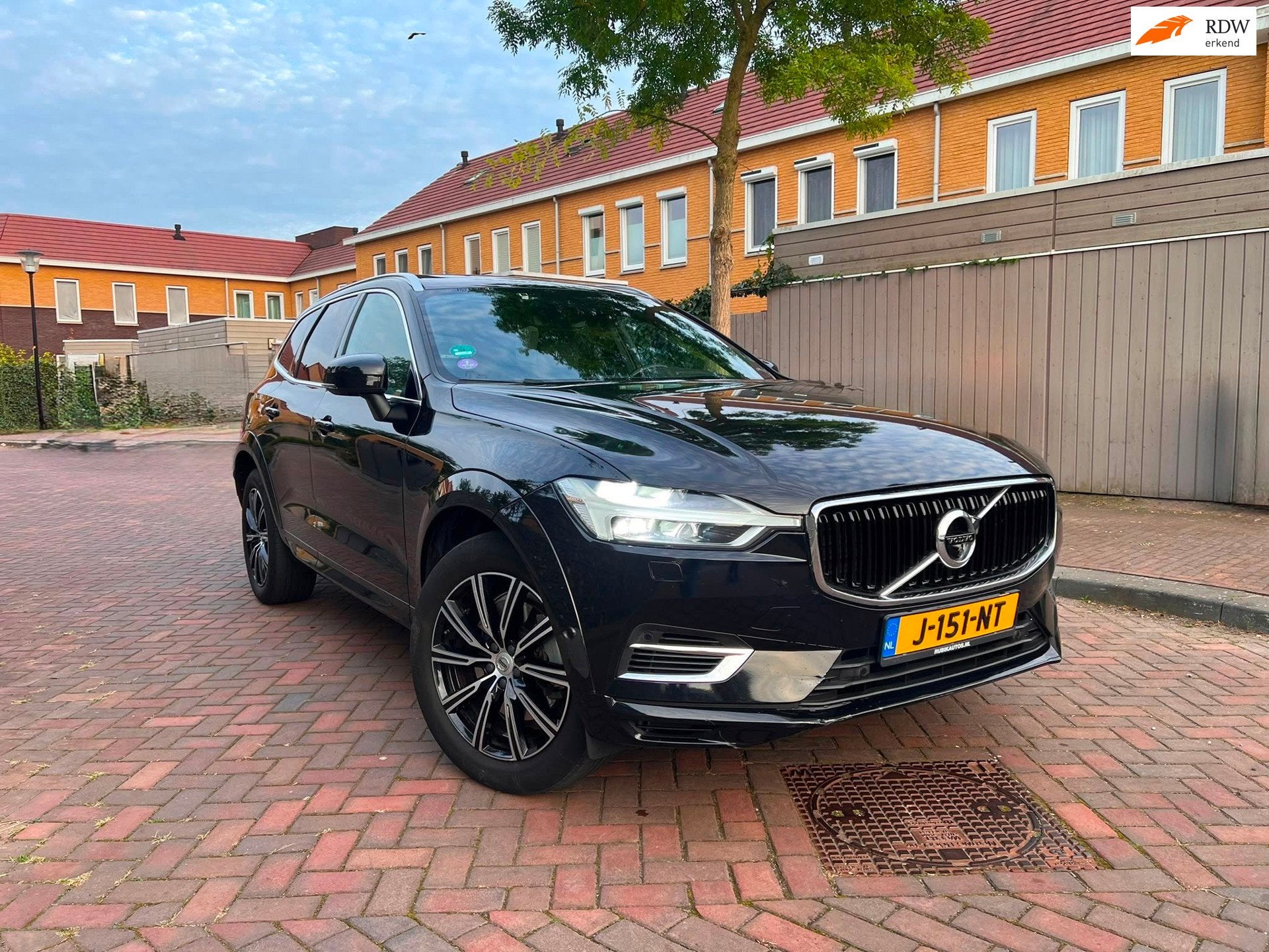 Volvo XC60 2.0 T8 Twin Engine AWD Inscription, Auto's, Automaat, Adaptive Cruise Control, Gebruikt, Euro 6