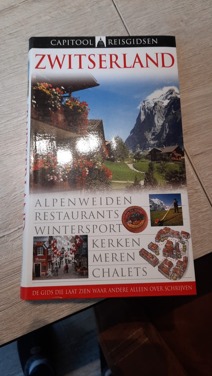 Capitool Reisgids Zwitserland - Alpenweiden, Wintersport, Boeken, Gelezen, Capitool, Europa, Ophalen of Verzenden