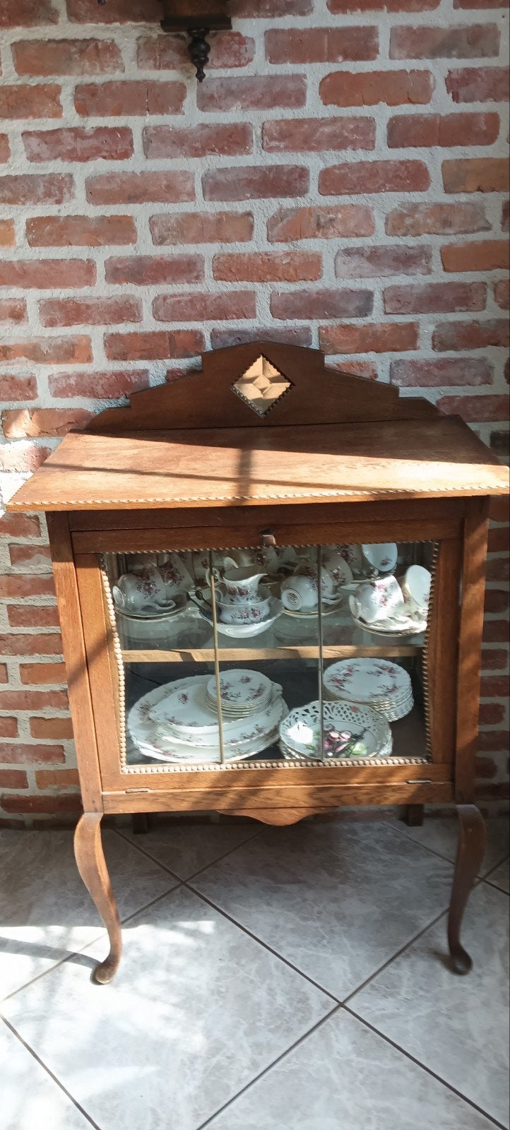 heel oud thee kastje met servies, Ophalen