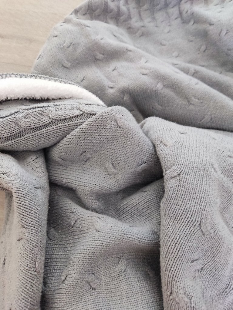 Deken grijs/wit 100cm bij 135cm, Baby's Only, Huis en Inrichting, Woonaccessoires | Plaids en Woondekens, Ophalen, Gebruikt