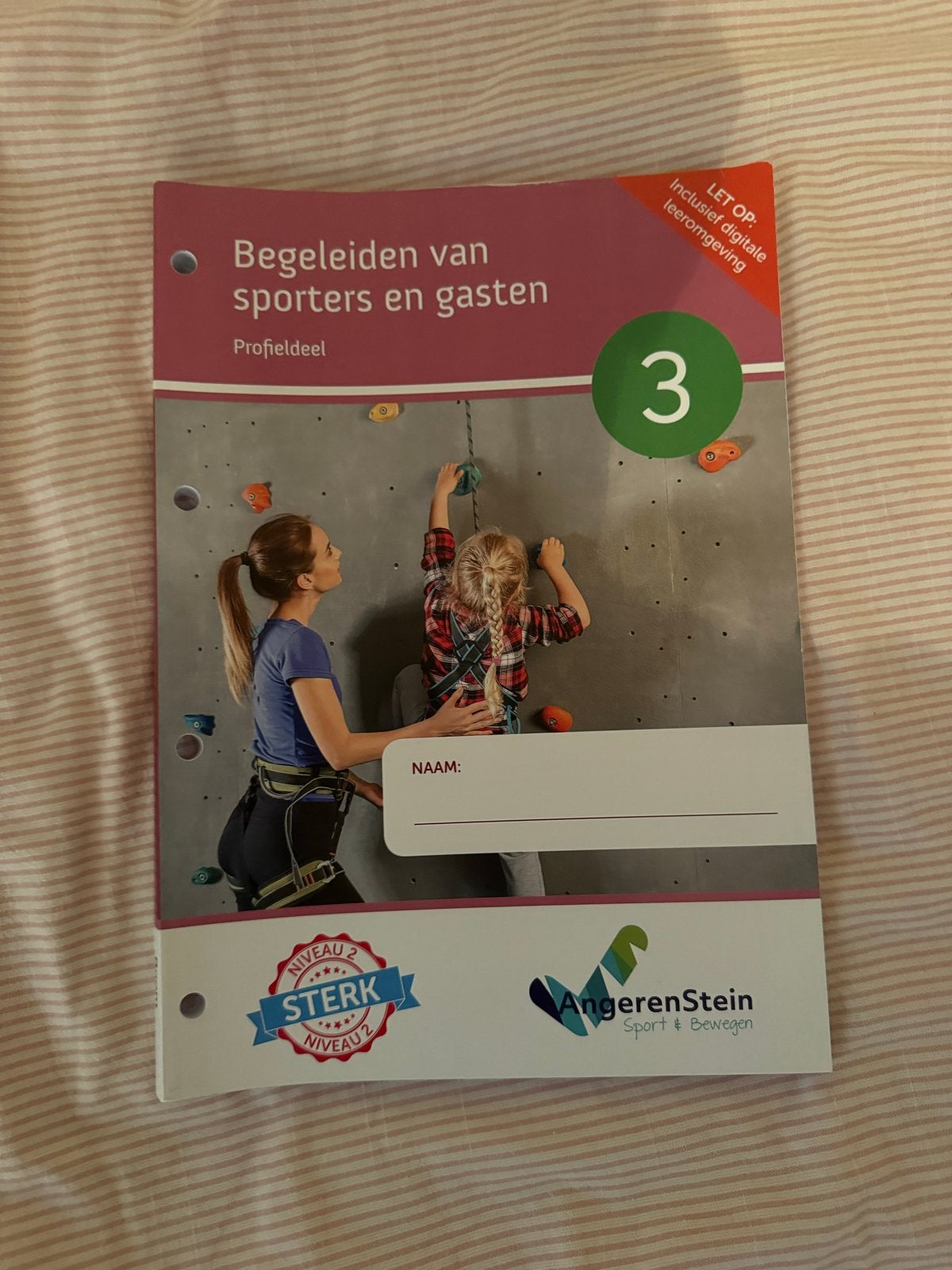 Begeleiden van sporters en gasten - Profieldeel 3, Ophalen of Verzenden, Zo goed als nieuw, MBO