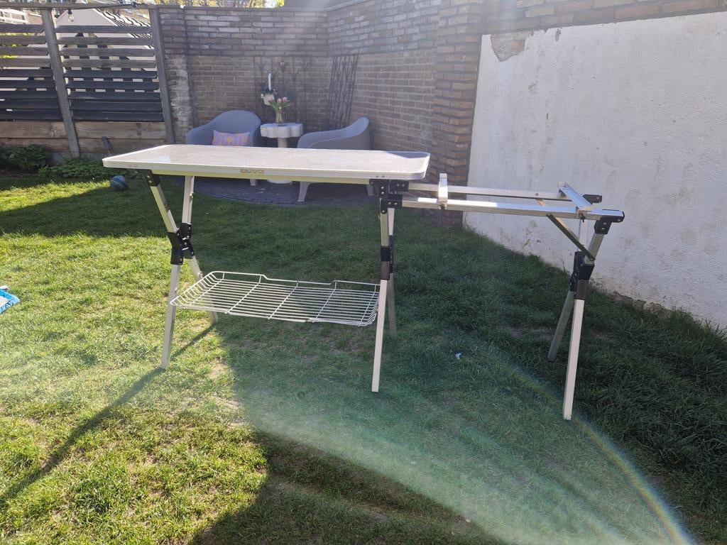Campingtafel met opbergrek en zijtafel, Ophalen of Verzenden, Gebruikt, Campingtafel