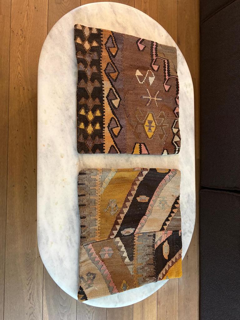Twee Marrokkaanse / kelim kussenslopen / boho sierkussens, Huis en Inrichting, Woonaccessoires | Kussens, Ophalen, Zo goed als nieuw