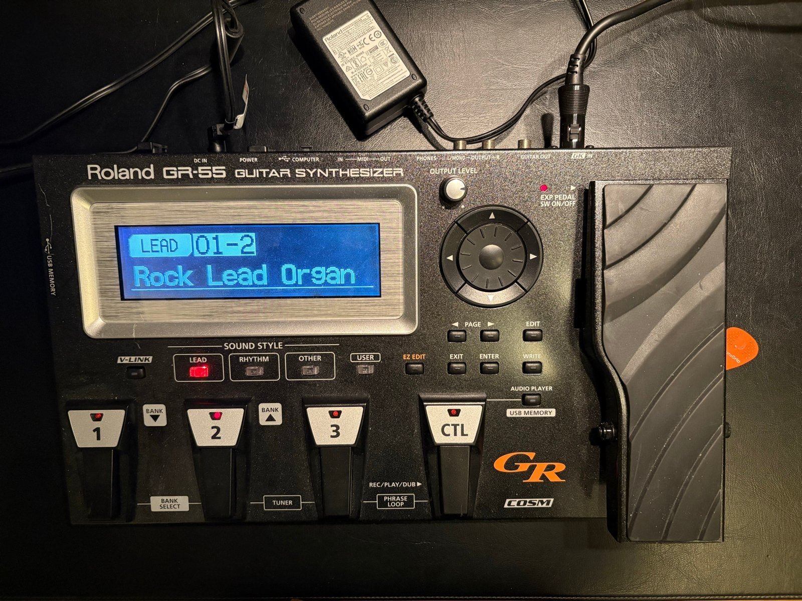 Roland GR-55 Gitaarsynthesizer met voeding en MIDI kabel, Ophalen of Verzenden, Zo goed als nieuw, Roland, Met midi-aansluiting