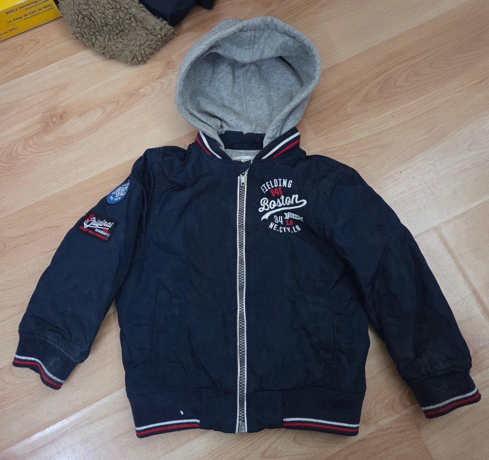 H&M Bomberjack Maat 98 - Zo goed als nieuw, H&M, Ophalen of Verzenden, Zo goed als nieuw, Jongen