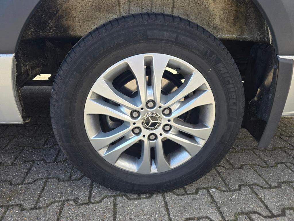 Originele Mercedes Sprinter velgen met banden 6x130, Auto-onderdelen, Banden en Velgen, Bestelwagen, 17 inch, Ophalen of Verzenden