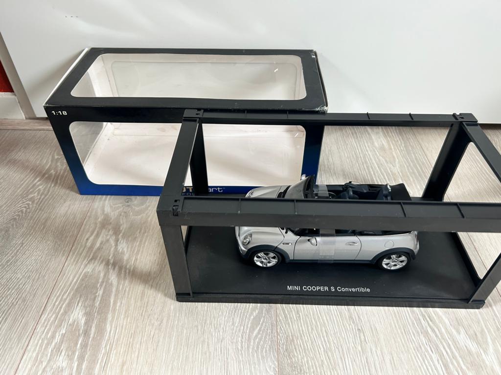 1:18 Autoart Mini Cooper S Convertible Grijs In doos, Ophalen of Verzenden, Zo goed als nieuw, Auto, Autoart