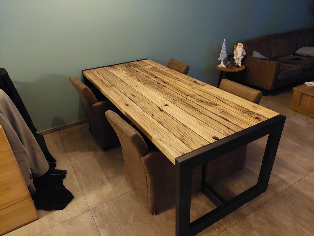 Robuuste eettafel van massief eiken met stalen onderstel, Huis en Inrichting, Tafels | Eettafels, Ophalen, 100 tot 150 cm, Industrieel, Landelijk