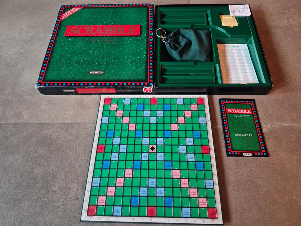 Scrabble De Luxe Bordspel - Compleet en Goede Staat, Hobby en Vrije tijd, Gezelschapsspellen | Bordspellen, Drie of vier spelers