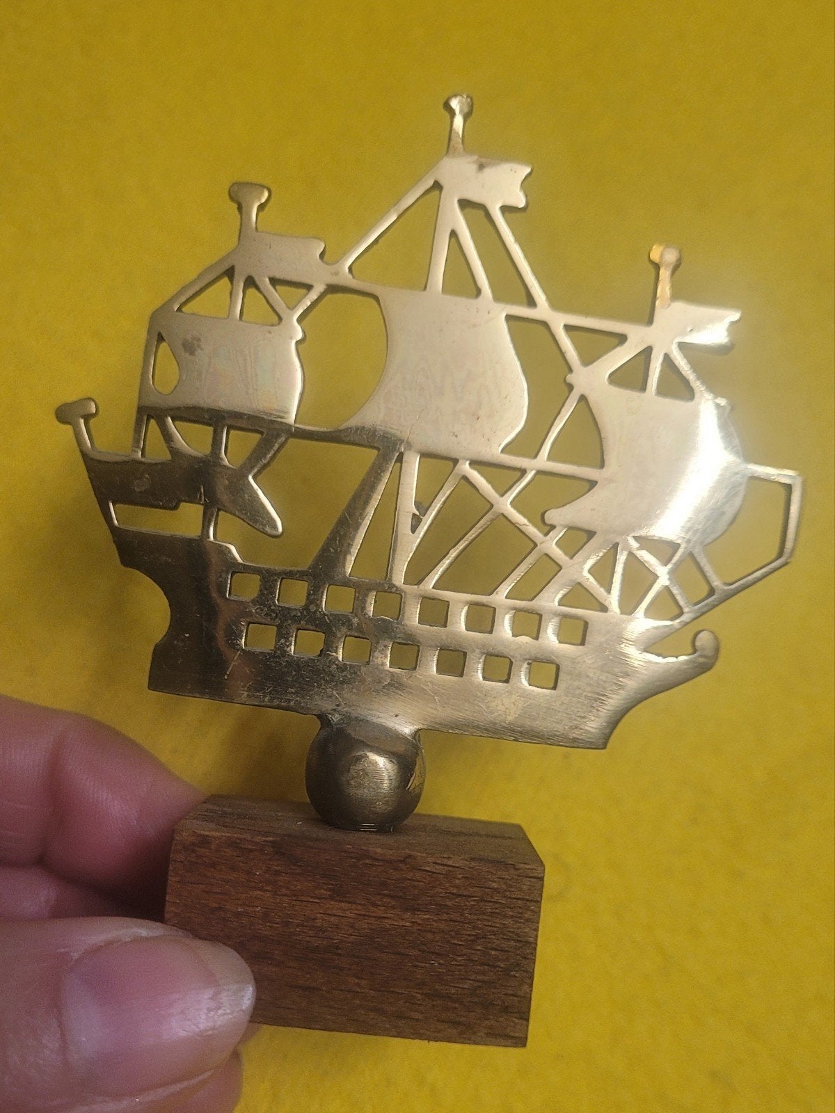 Vintage Messing Scheepje op Houten Voet - Decoratie, Vintage, Nieuw, Ophalen of Verzenden, Goud