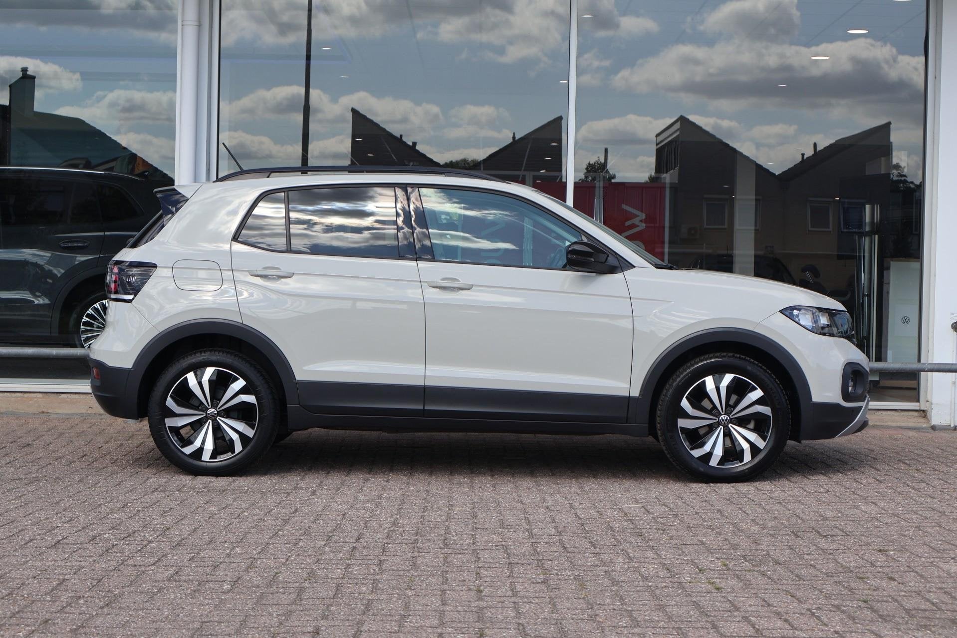Volkswagen T-Cross 1.0 TSI 95pk Life | Navigatie | Camera |, 12 maanden, Gebruikt, 95 pk, 620 kg