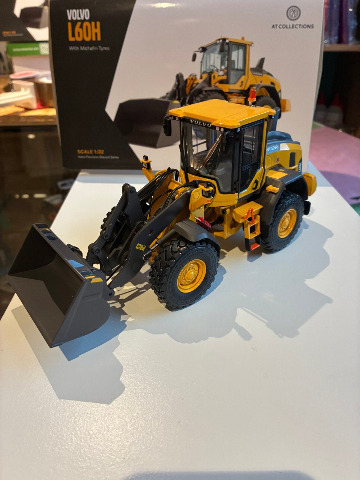Volvo L60H AT collections, Ophalen of Verzenden, Zo goed als nieuw, Tractor of Landbouw, Overige merken