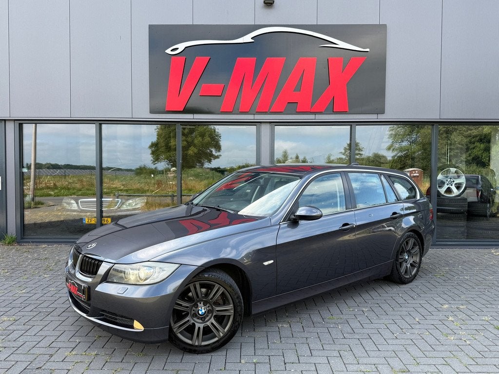 BMW Touring 325i Touring Exec. Naviprof Leder Xenon Stoelvw., Achterwielaandrijving, Gebruikt, Zwart, 2497 cc