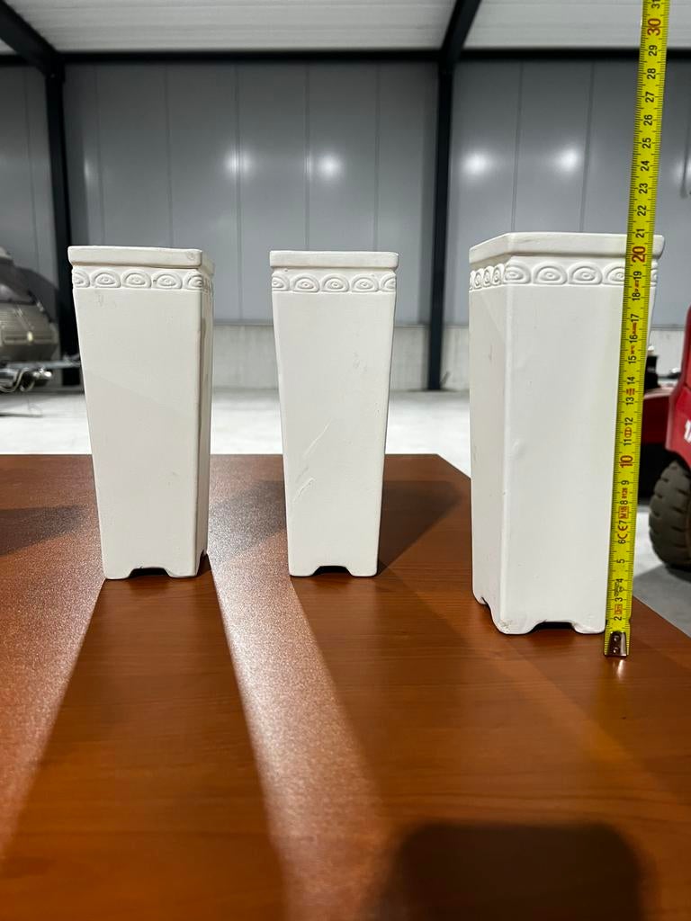 264 witte vaasjes, Ophalen, Vierkant, Nieuw, Aardewerk