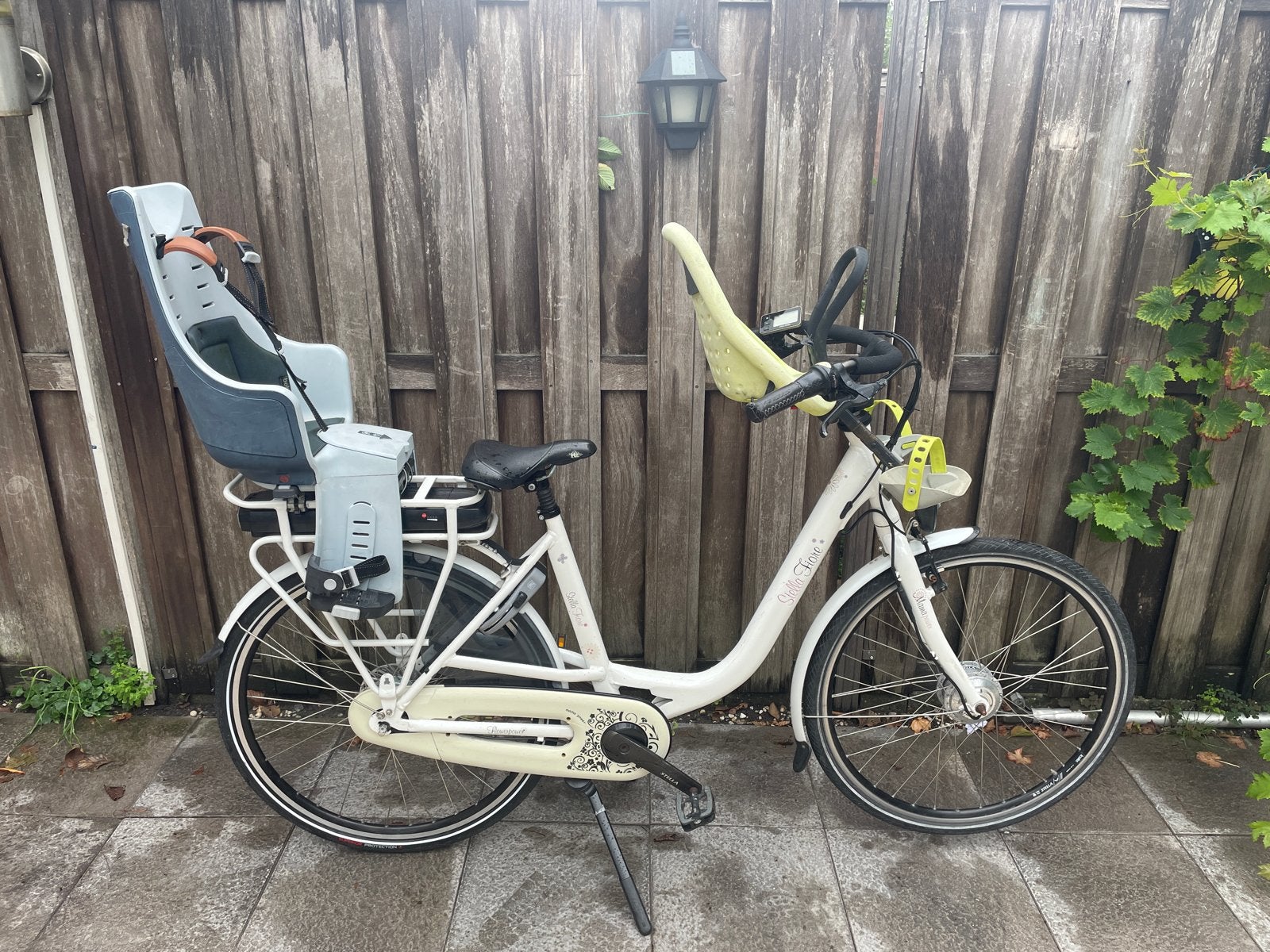Stella Fiore elektrische moederfiets 2.400 km! nieuwe accu, Fietsen en Brommers, Elektrische fietsen, Gebruikt, 51 tot 55 cm, 50 km per accu of meer