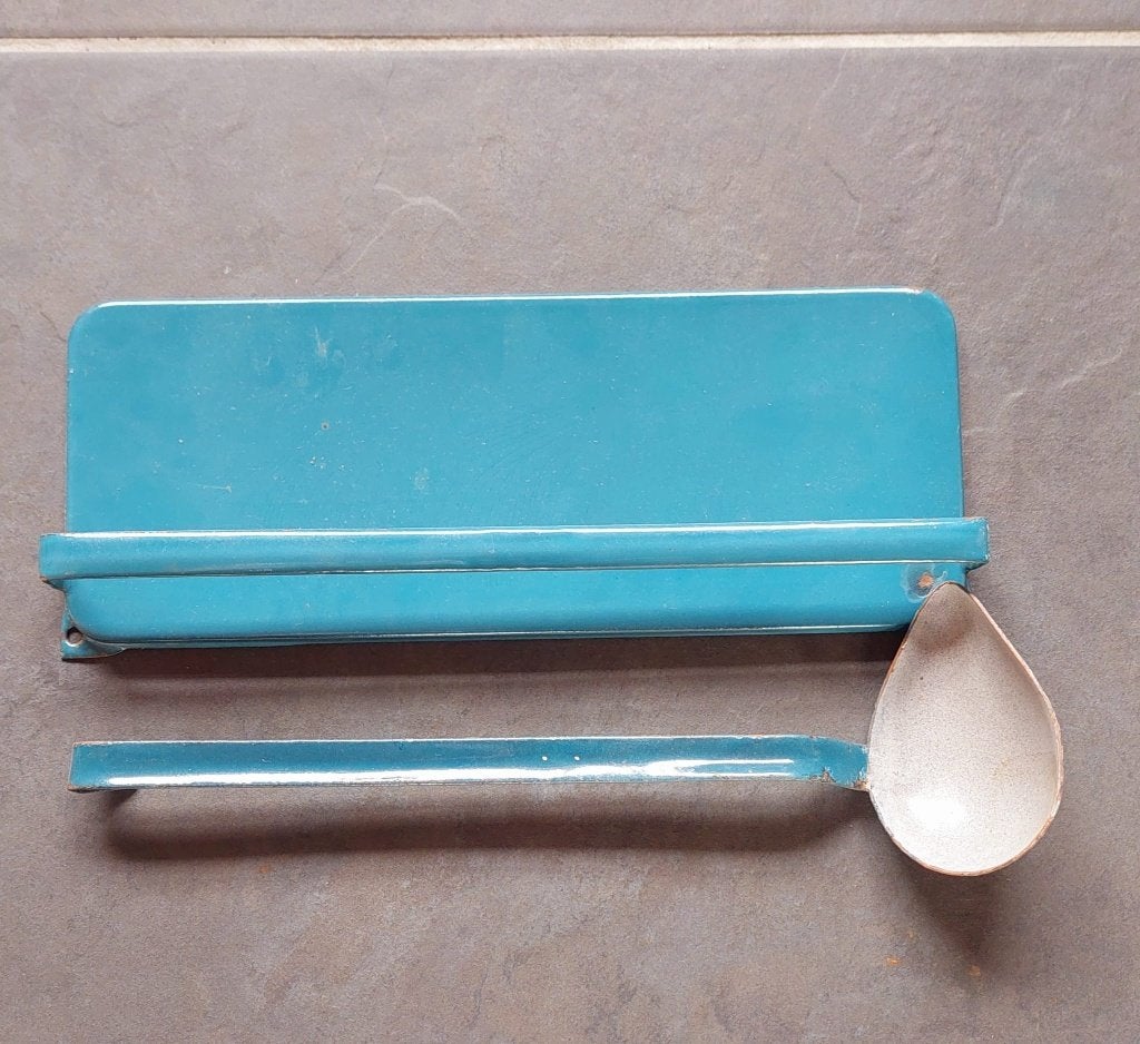Vintage petrol emaille keukenrekje / lepelrek / lepel rek, Antiek en Kunst, Ophalen of Verzenden